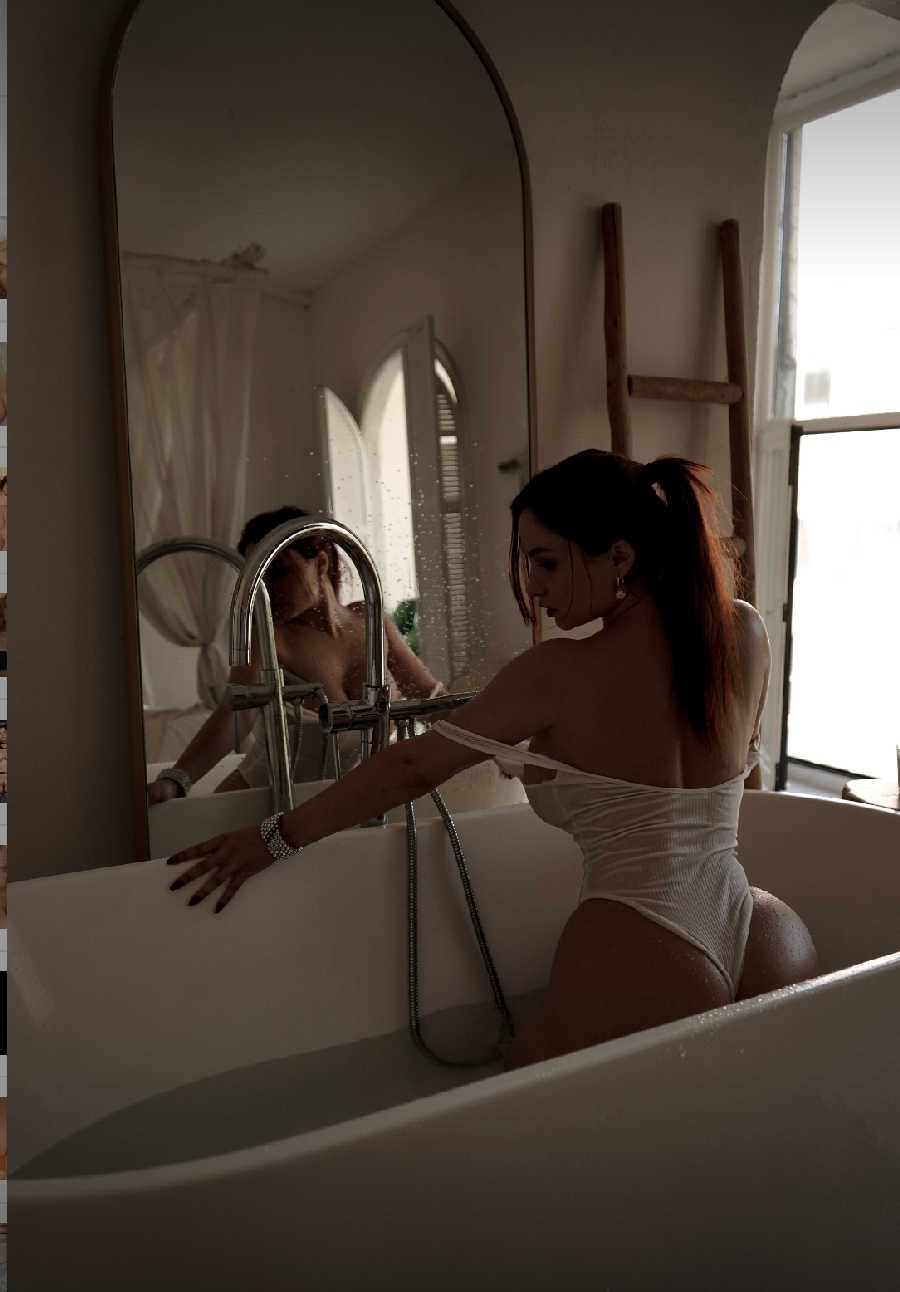 A playful frame from Miranda Faith nude — online in Bucharest