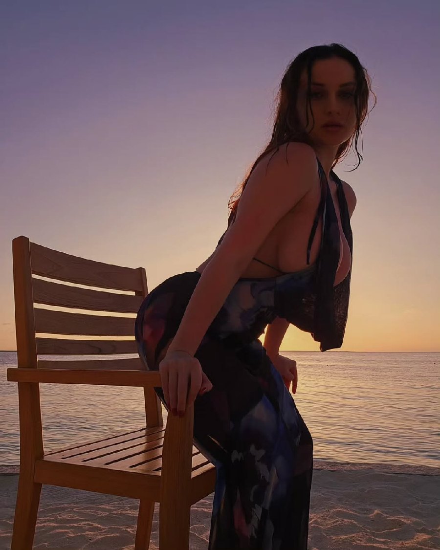 Sexy girl Miranda Faith nude in Bucharest