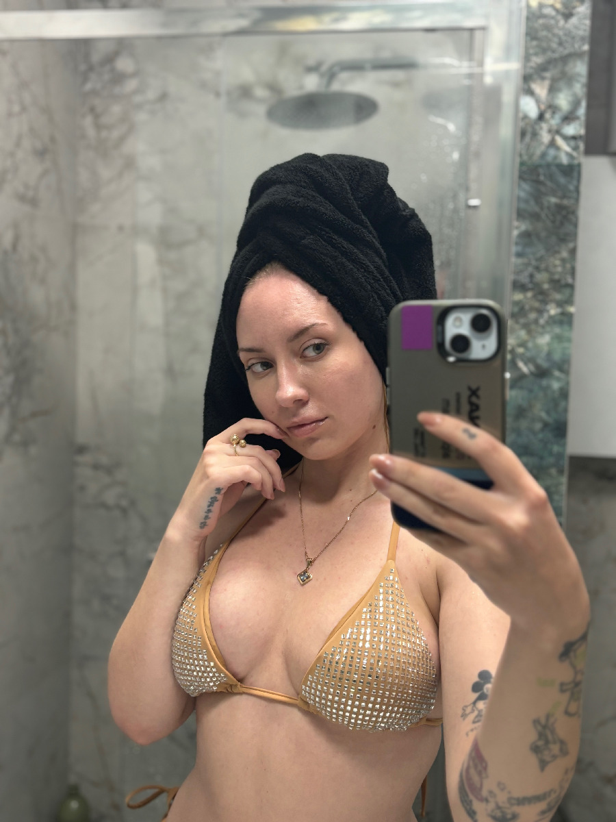 Nude girl KateV in Bucharest