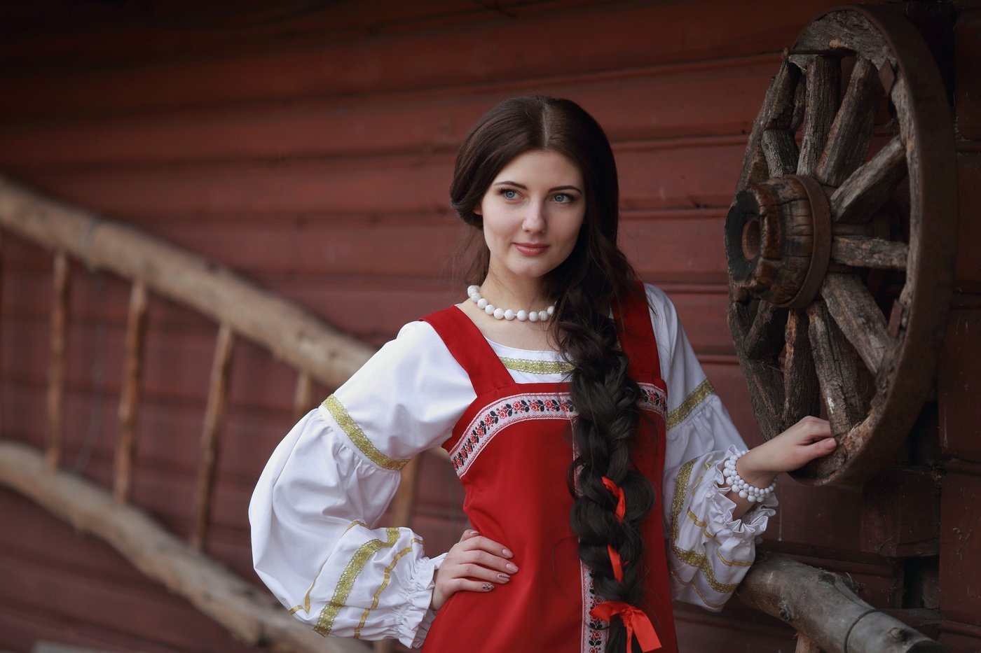 Girls in Slavic costumes in Bucharest