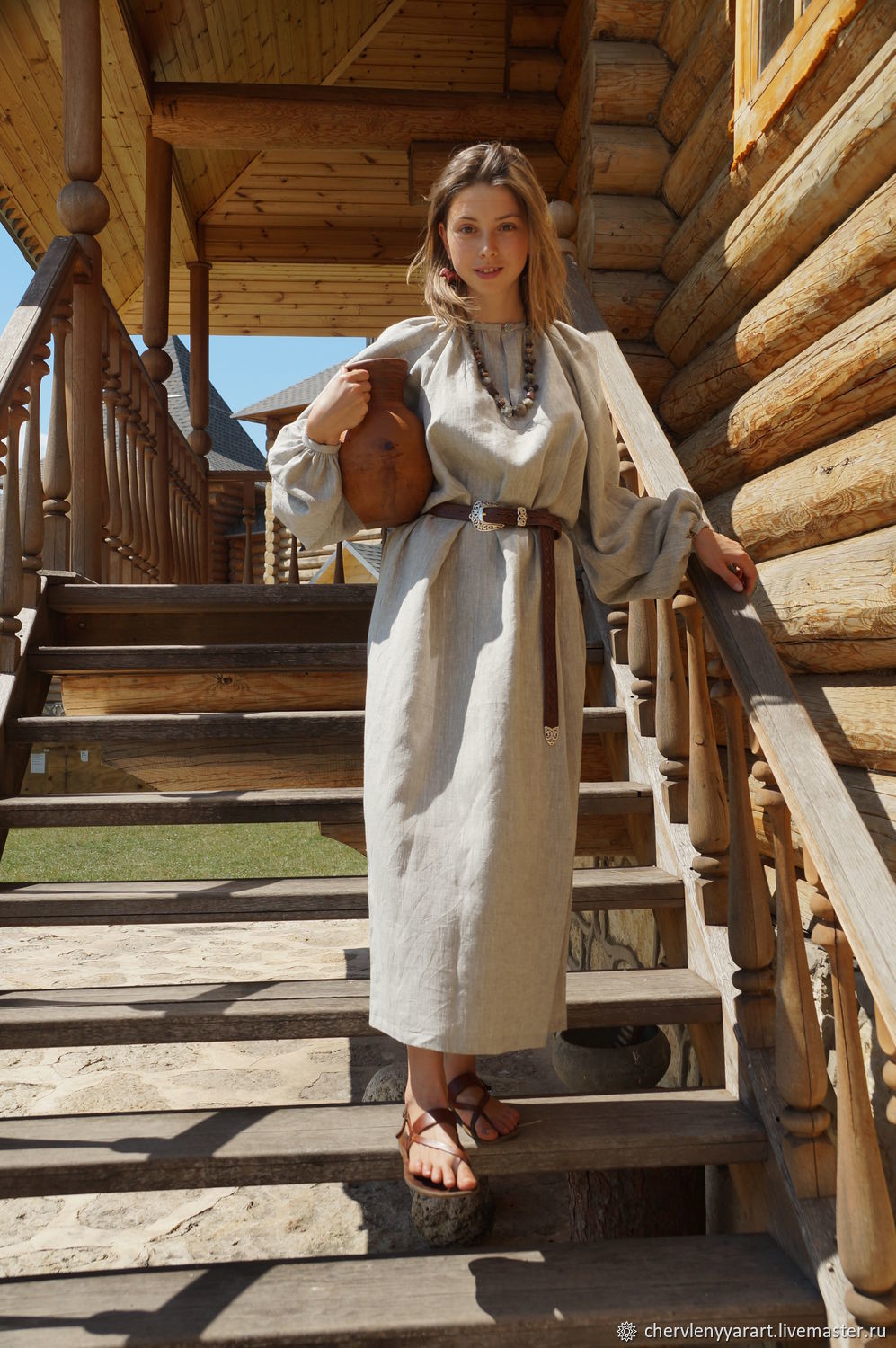 Girls in Slavic costumes in Bucharest