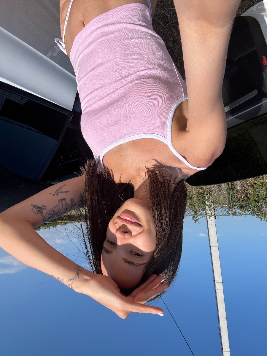 Sexy model Tina in Bucharest